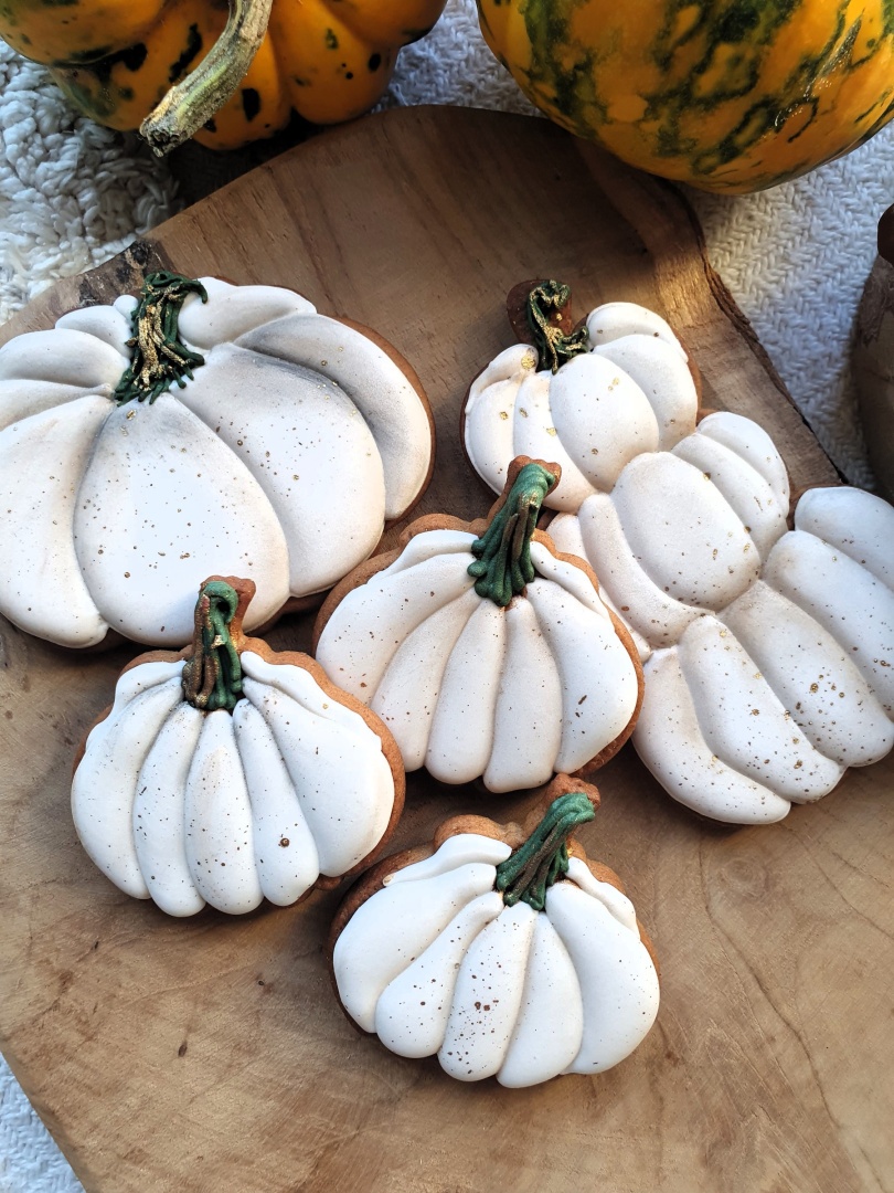 CIASTKO TRZY BIAŁE DYNIE